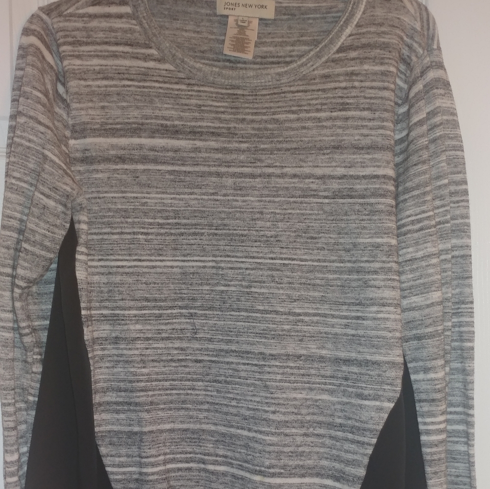 🌠5/ $15 Jones New York Top
